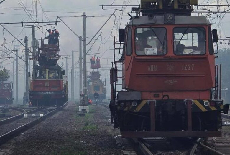 На Київщині після атаки Росії відновили рух поїздів
