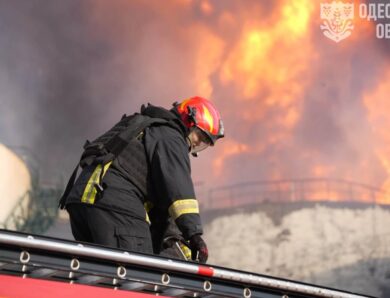 На Одещині росіяни влучили у резервуар із олією