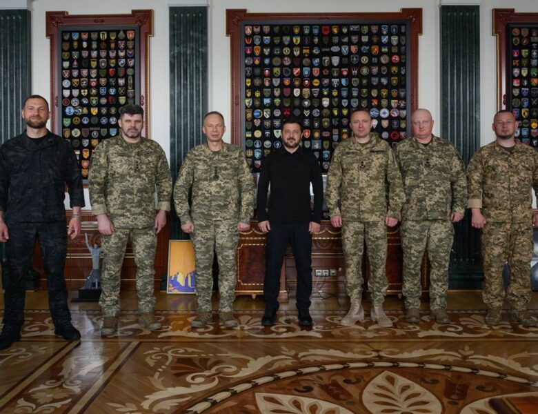 Офіційно: Гнатов і Сирський звільнені, є новий головком
