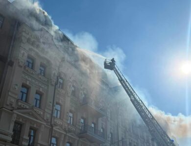 РФ вдарила по готелю з дипломатами в Києві: що відомо