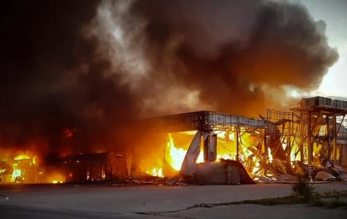 Росіяни атакували будівельний супермаркет на Миколаївщині