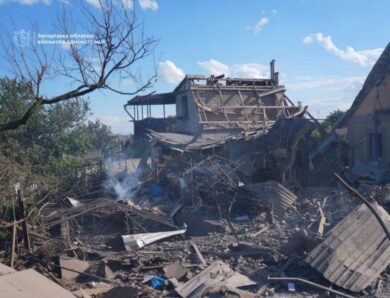 Російські КАБи атаркували Запоріжжя: поранено трьох жінок