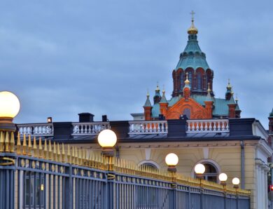 Російські церкви в Європі ховаються за українською символікою