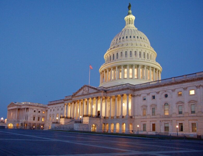 Сенат США просунув розгляд проєкту закона про підтримку України