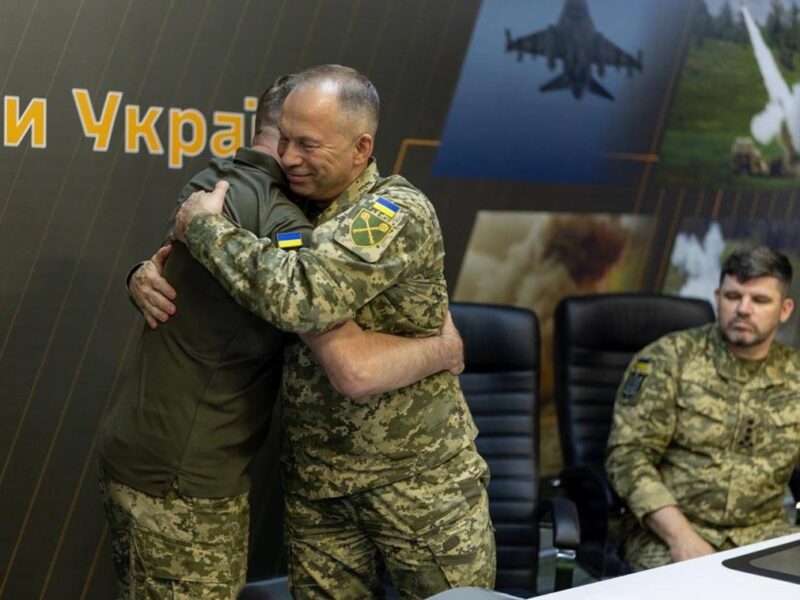 Сирський офіційно передав повноваження Драпатому