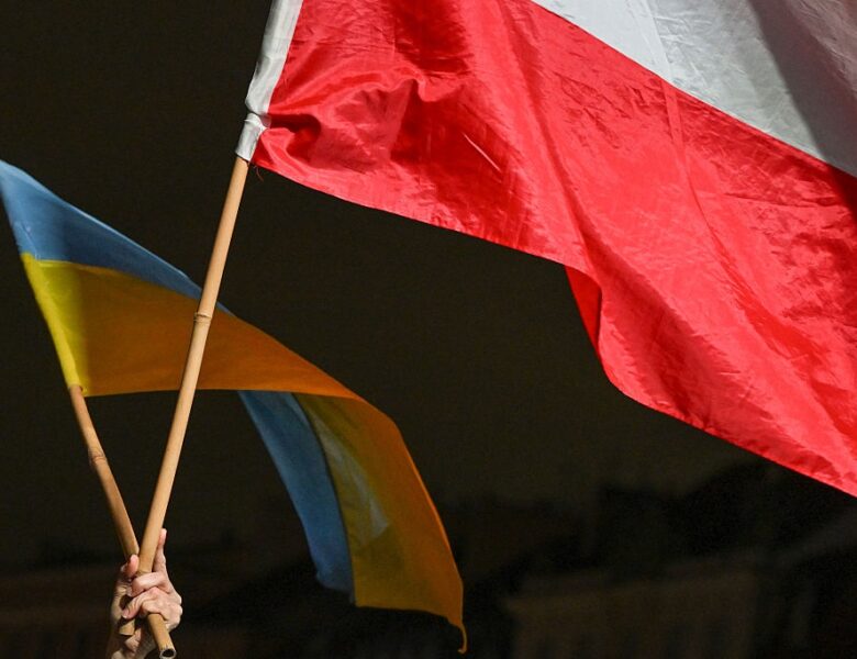 Спір на користь Москви. Військова допомога Польщі