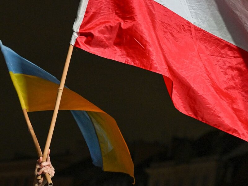 Спір на користь Москви. Військова допомога Польщі