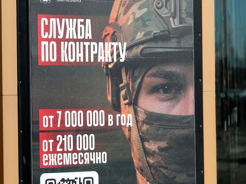 Табір найманців РФ знайшли за скульптурою Баби Яги