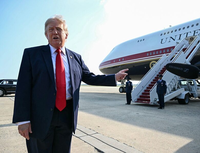 Трамп здійснив перший політ на подарованому Катаром літаку