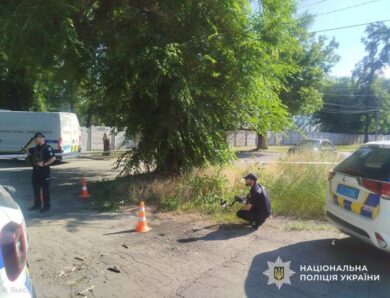 У Кам&rsquo;янському чоловік кинув гранату у групу ТЦК, є поранені