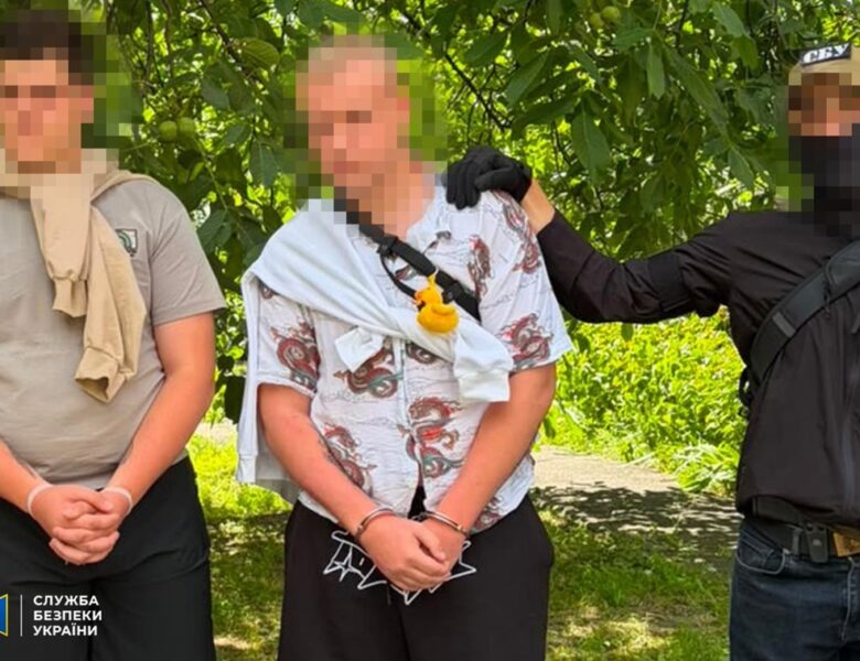 У Києві два чоловіки активували для РФ понад 70 терміналів Starlink