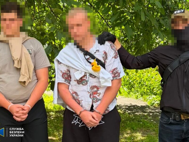 У Києві два чоловіки активували для РФ понад 70 терміналів Starlink