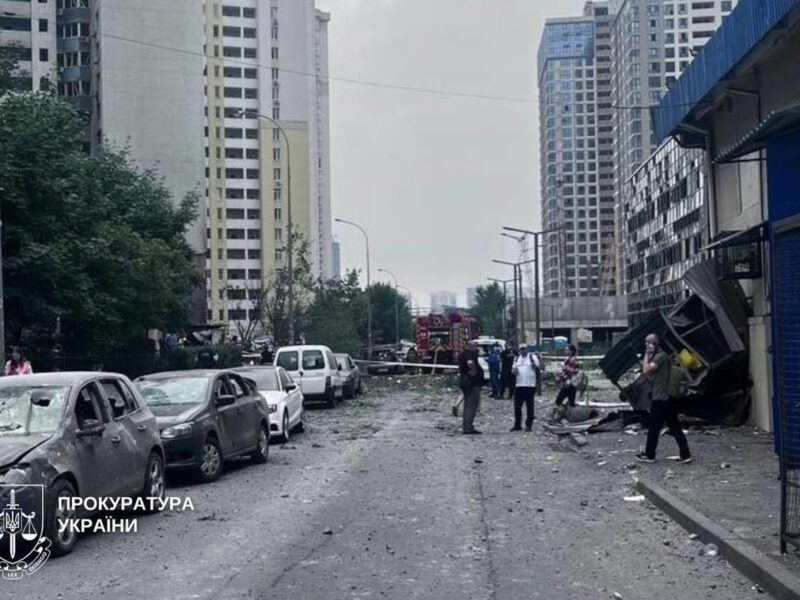 У Києві перекрили рух на низці вулиць через атаку Росії