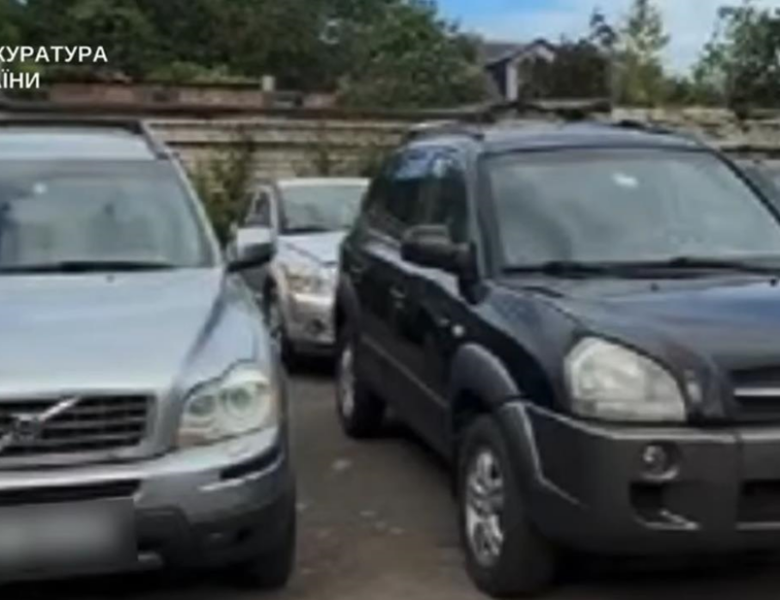 У Києві викрили схему ввезення 3000 “авто для ЗСУ”