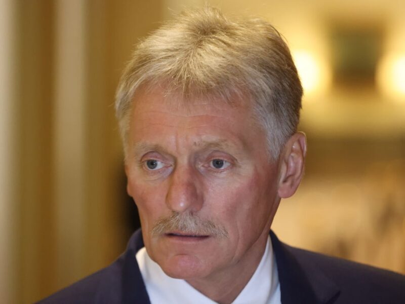 У Кремлі зреагували на інформацію про візит глави ФБР