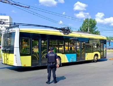У Львові на проїжджій частині виявили гранату