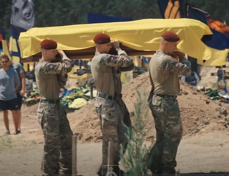 У Миколаєві відбулися похорони комбрига 154 ОМБр, якого знайшли мертвим