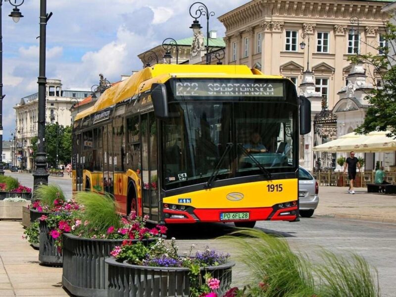 У Польщі звільнили водія, який ображав українку в автобусі