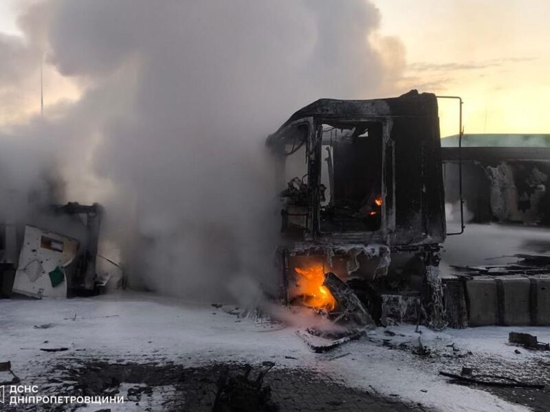 Удари по АЗС на Дніпропетровщині: з’явилися фото наслідків