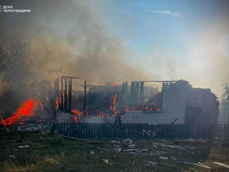 Удари по Чернігівщині: є постраждалі, зруйновано будинки та ферму