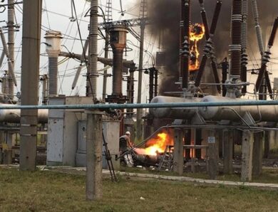 Удари по Криму: спалахнули сім електропідстанцій та сонячна електростанція