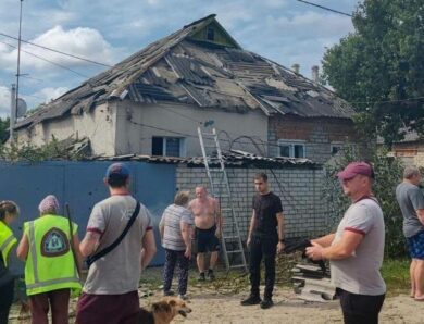 Удари РФ по Харківщині: загинула жінка, пошкоджені будинки та лікарня