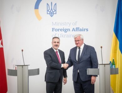 України і Туреччина обговорили шляхи відновлення свободи судноплавства
