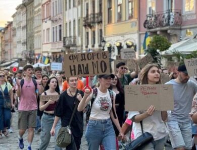 Українці 11 днів вимагають повернути Федорова