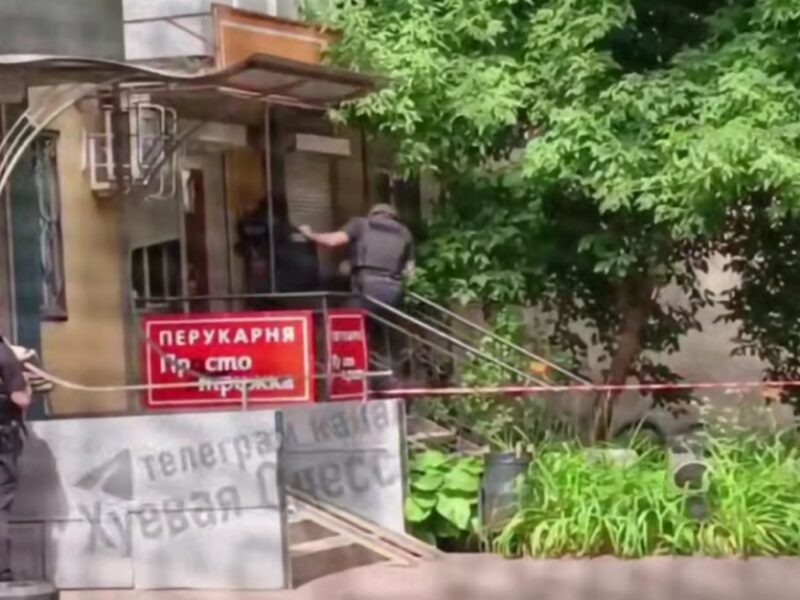 В Одесі затримали чоловіка, який у перукарні захопив заручників