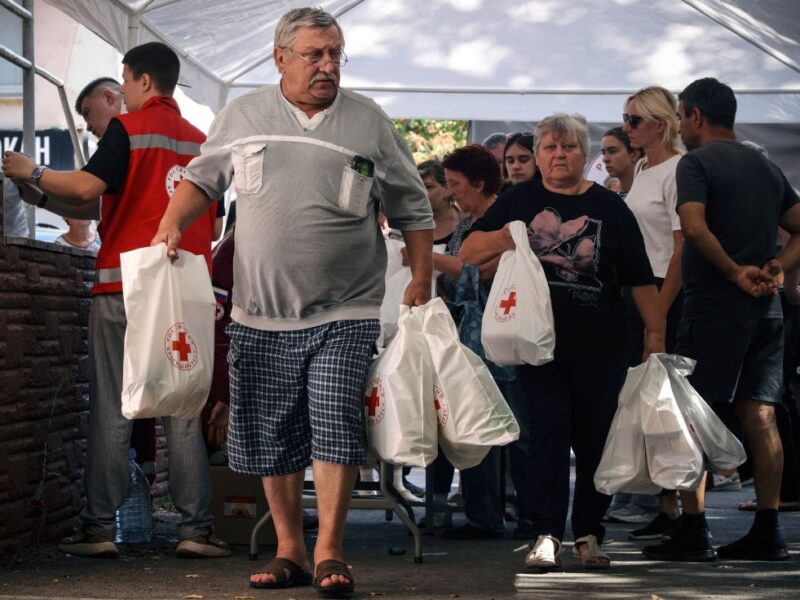 В окупованому Криму формують запаси води й продуктів