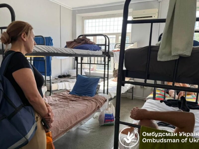 В Ужгороді помер чоловік, який випав з вікна ТЦК
