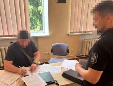 Видалення з реєстру за гроші: викрито схему допомоги ухилянтам через ТЦК
