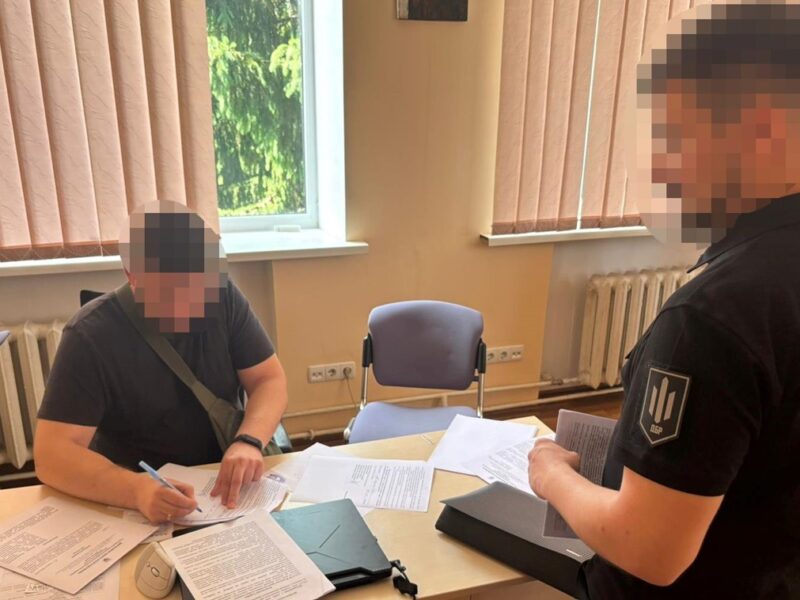 Видалення з реєстру за гроші: викрито схему допомоги ухилянтам через ТЦК