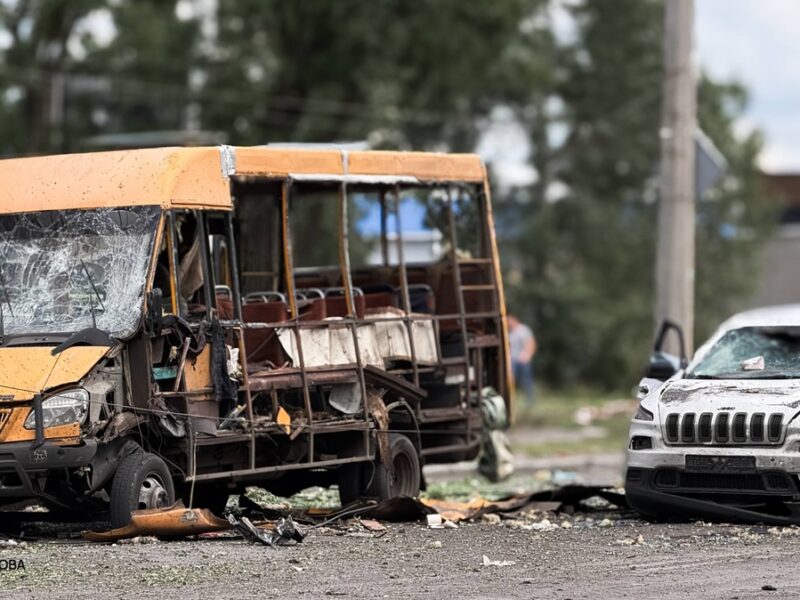 Ворог скинув на Суми три КАБи, є жертви