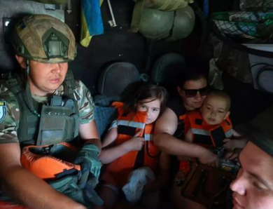 З 10 сіл Дніпропетровщини евакуюють родини з дітьми