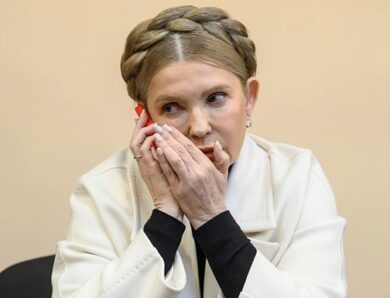 З Тимошенко зняли судові обмеження у справі про підкуп депутатів