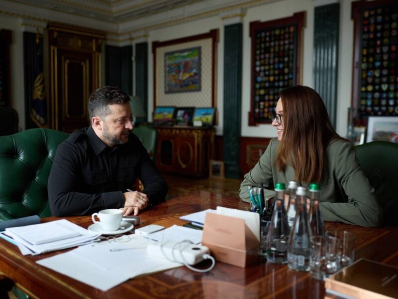 Зеленський анонсував відставку Свириденко