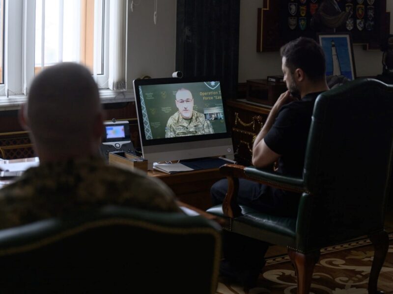 Зеленський готує посилення оборони на сході