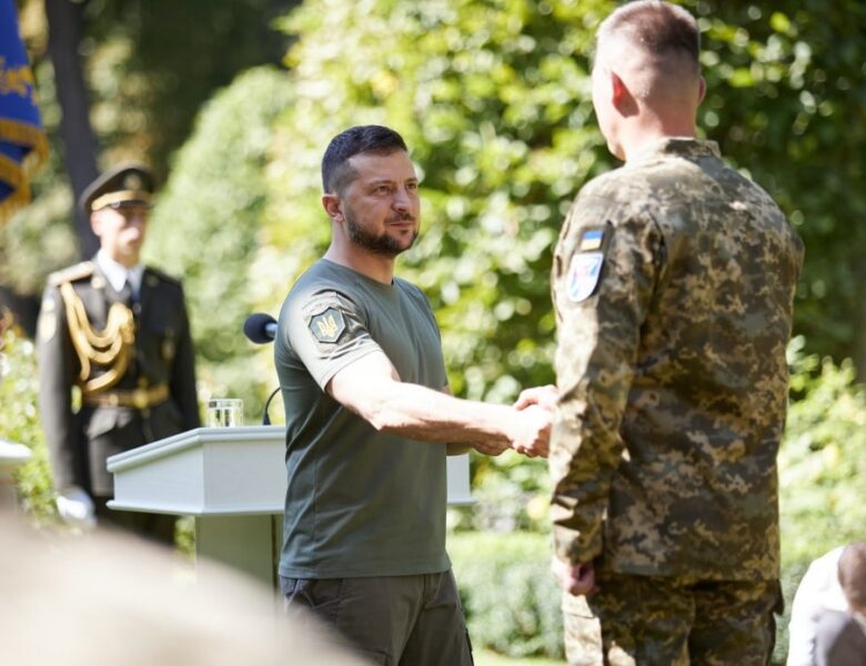 Зеленський вручив держнагороди, 172 – посмертно