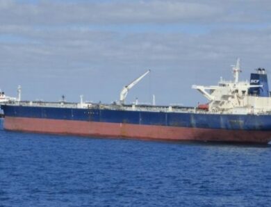 ЗМІ: біля узбережжя Омана розлилася нафта з підсанкційного танкера РФ