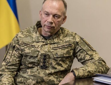 Звільнення Сирського: скільки українців підтримали це рішення