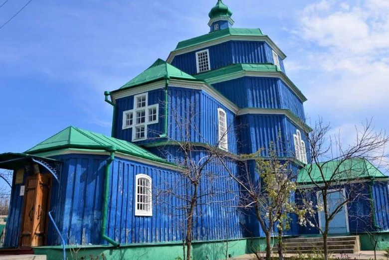 Через удар РФ згоріла старовинна церква у Береславі – ЗМІ
