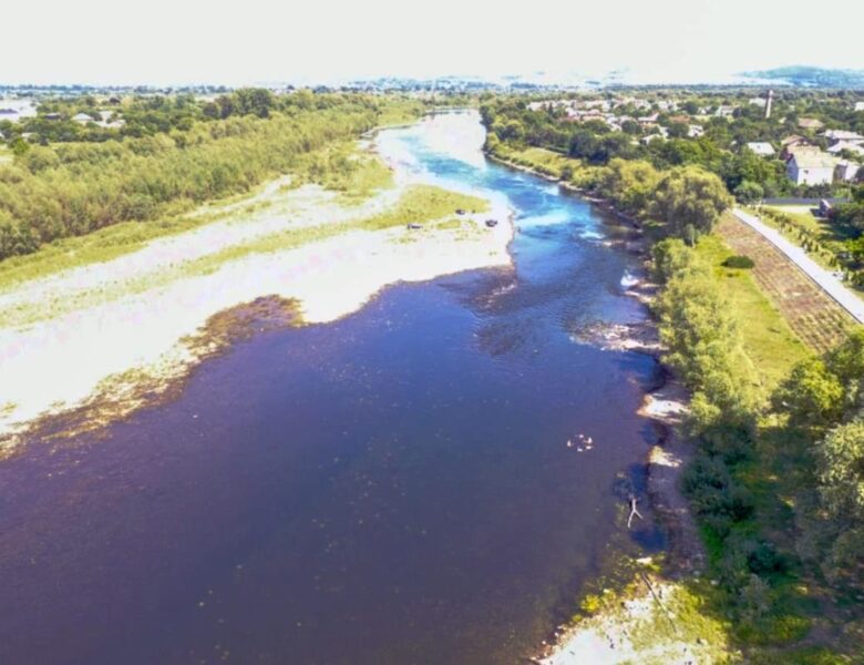 Дністер стрімко міліє: через посуху Україна обмежила водокористування