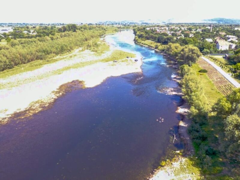 Дністер стрімко міліє: через посуху Україна обмежила водокористування