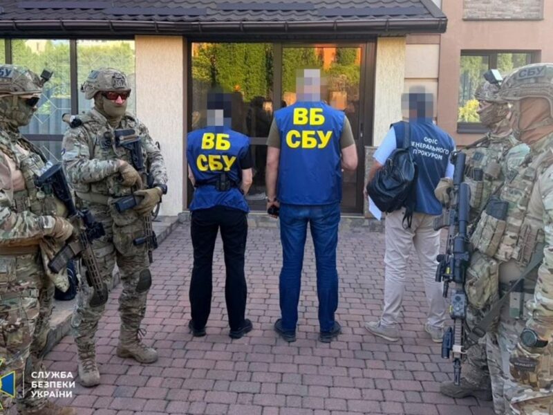 Хмельницького топ-посадовця спіймали на “відкатах”