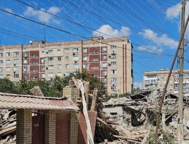 Масовані обстріли Донеччини: є жертви, пошкоджено десятки будинків