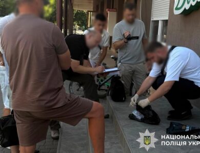 На Буковині чоловіка змушували віддати $50 тисяч вигаданого боргу