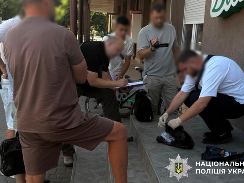 На Буковині чоловіка змушували віддати $50 тисяч вигаданого боргу