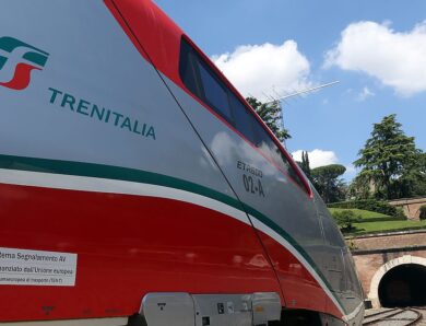 Під Римом потяг зійшов із рейок після зіткнення з коровами