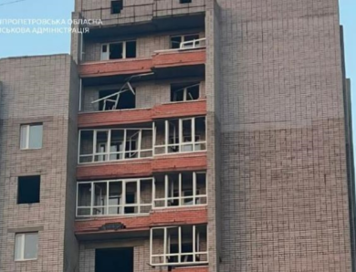 Росіяни вдарили по Дніпропетровщині, є поранені